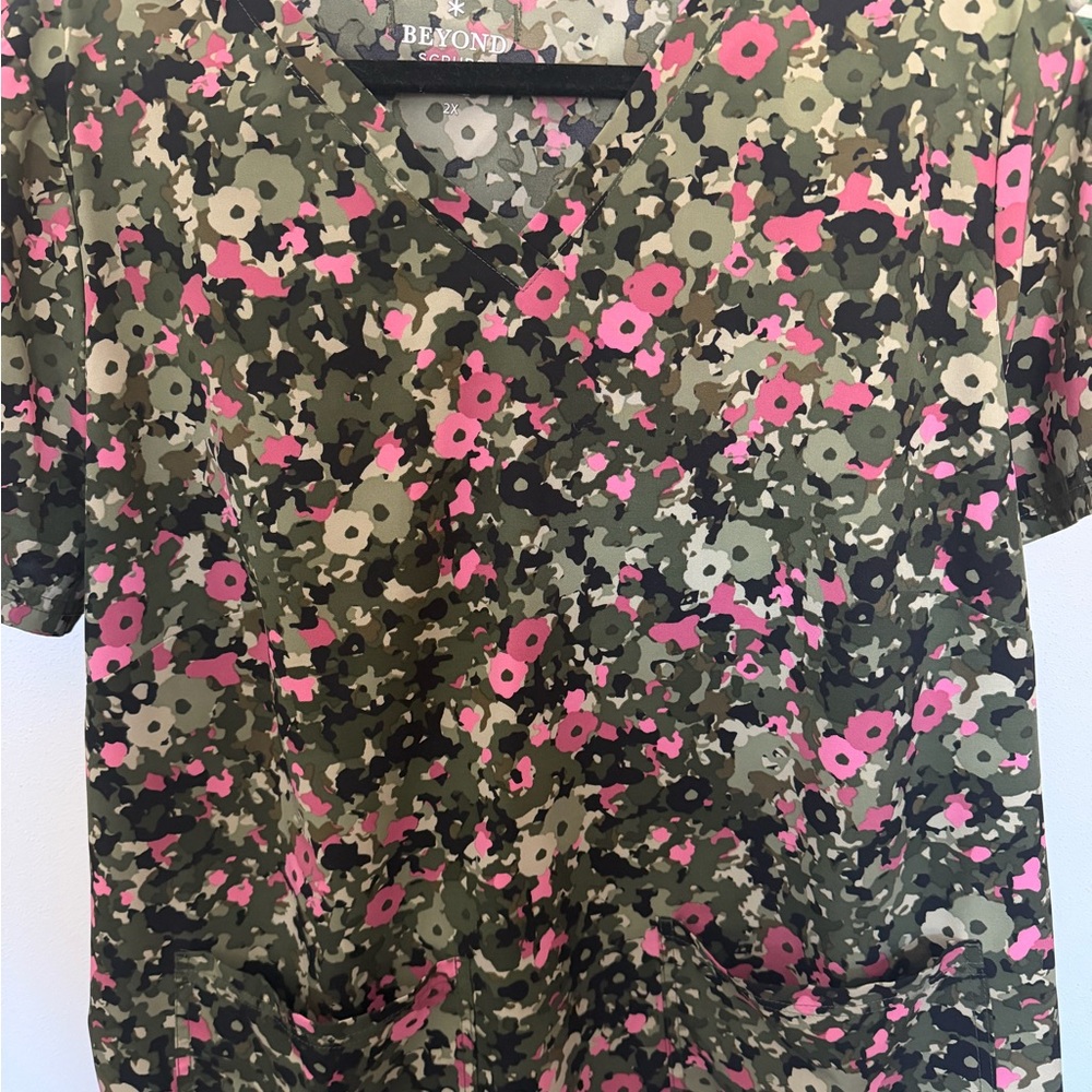 Beyond Women's Floral Camouflage Tee - Pink and Green